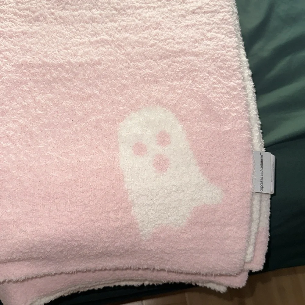 Cupcakes and Cashmere Halloween Light Pink Ghost Blanket Throw👻👻